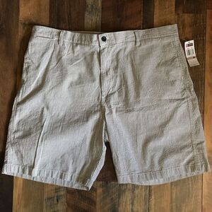 Chaps Seersucker like striped Mens Shorts SZ 42 pockets golf Bermuda tan